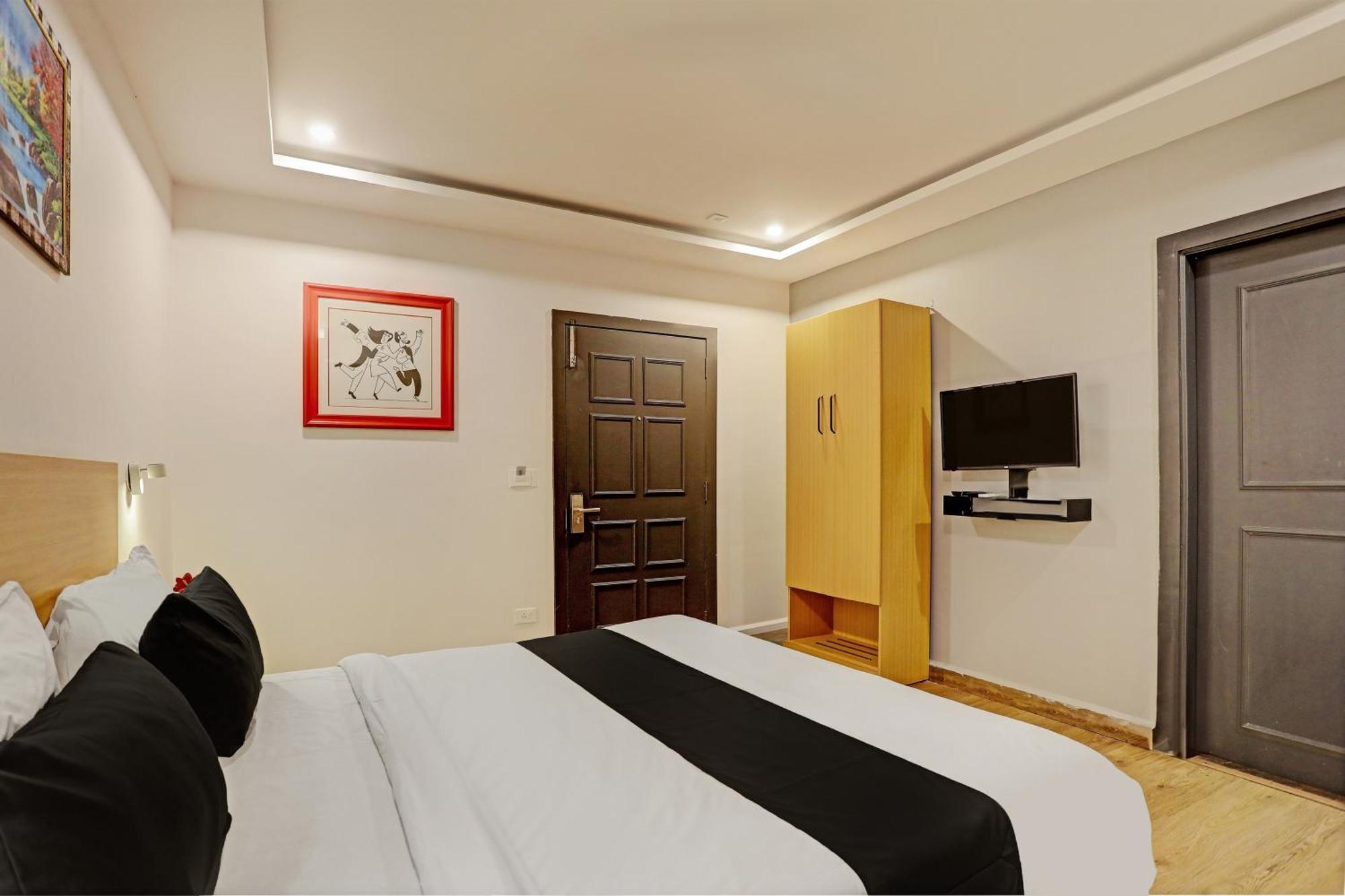 Super Townhouse Swain Heritage Bhubaneswar Esterno foto